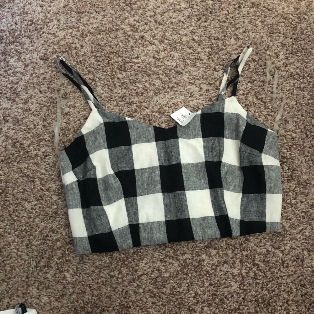 Black and white crop top